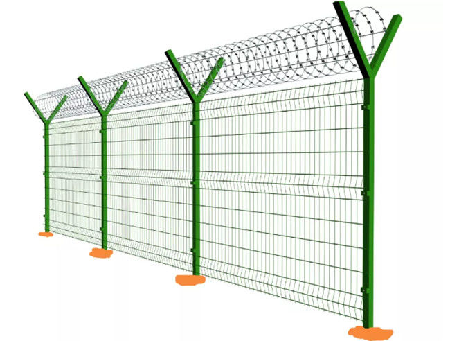 el Pvc de Bto 22 de la valla de seguridad del aeropuerto 358 del poste de 50x100m m Y cubrió con alambre de púas de la maquinilla de afeitar 1