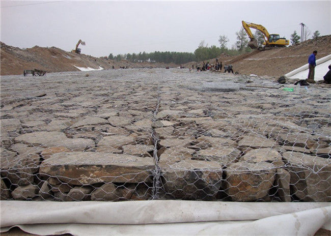 estructura monolítica galvanizada los 2x1x1m de la caja de Gabion para la estabilización de la tierra 2