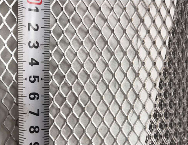 0.7m m 1.25kg/M2 galvanizaron la hoja de aluminio ampliada de la malla metálica 4x8 0