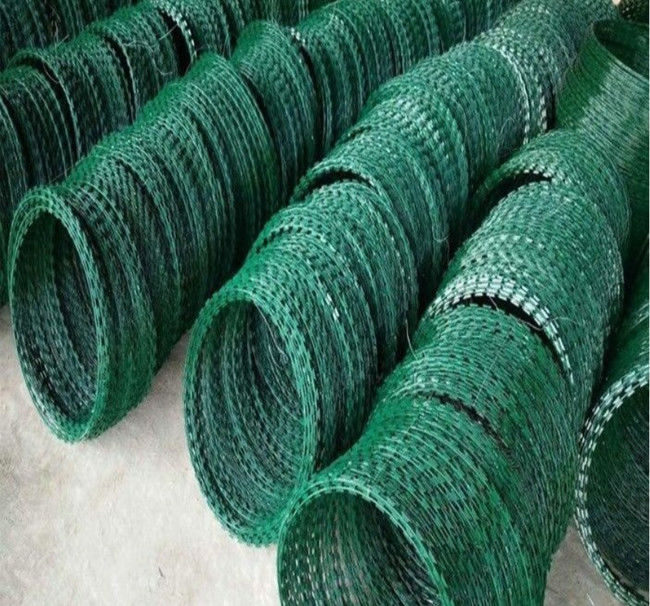 El PVC roció al ejército del alambre de púas CBT65 de la maquinilla de afeitar que el electro de la frontera galvanizó en espiral 0