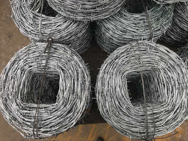 HBGB 6 torsión galvanizada del revés del alambre de púas de la pulgada 2.6m m 0