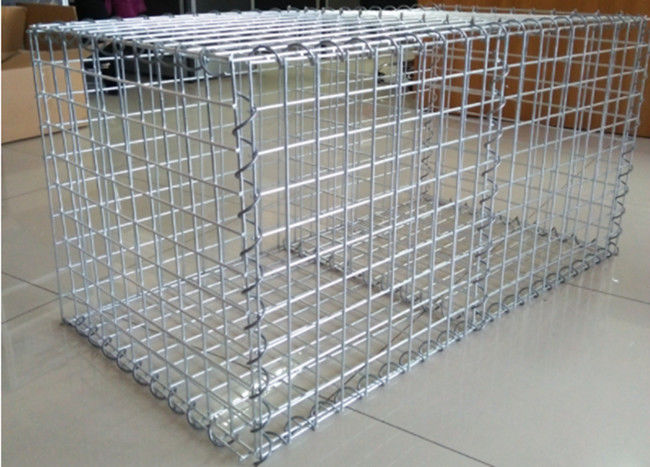 el diámetro de 5m m agujero de 75 x de 75m m galvanizó caliente soldada con autógena de la longitud de la caja los 4m de Gabion sumergido 0