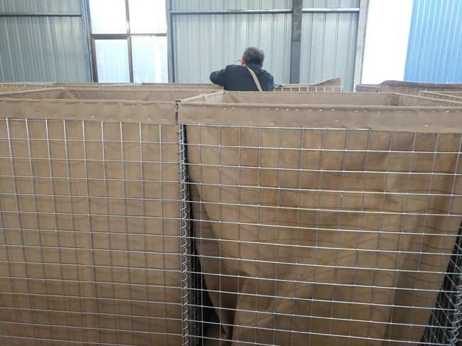20 cestas soldadas con autógena galvanizadas los 2.21m 300g/M2 de las cestas 5m m Gabion de Gabion de las células 1