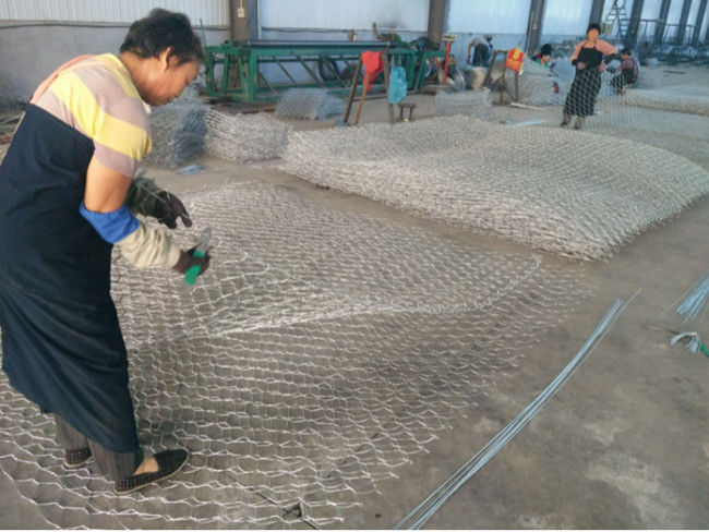 La flexión PE cubrió el control de inundaciones hexagonal del PVC Gabion Mesh Baskets HBGB 2