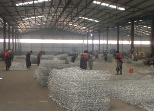 Gabion tejido Mesh Basket tamaño estándar de los 2m del x 1m del x 1m galvanizó hexagonal 2