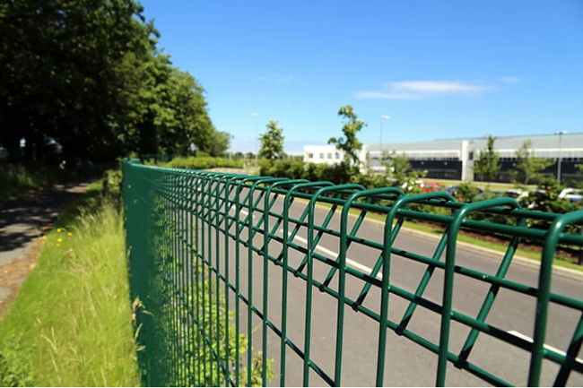El top de rollo del diámetro BRC de L2.3m 6m m Mesh Fence Panels Hot Dipped galvanizó 0