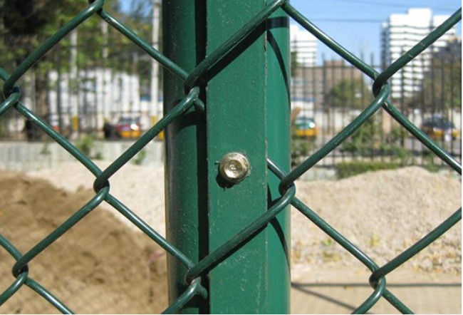 el Pvc de 1.2m m a de 5m m cubrió la cerca de alambre del ciclón de Diamond Mesh los 6m For Basketball Court 0