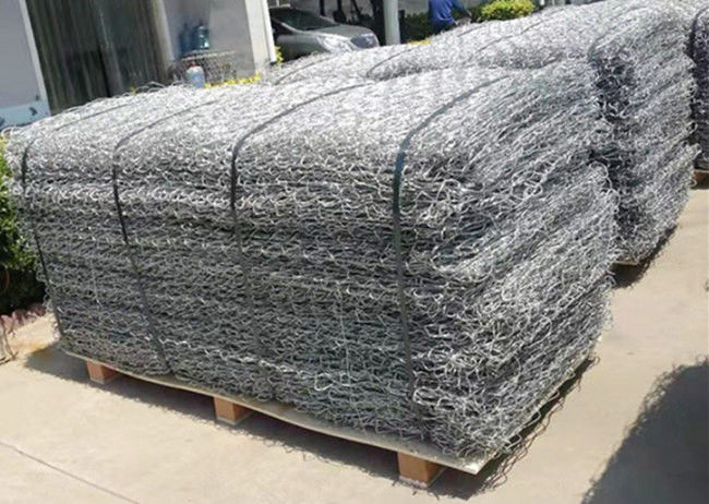 Piedra Gabion Mats Silver Color Galfan Wire del agujero del hexágono de 6 de los x 8cm con los diafragmas 1