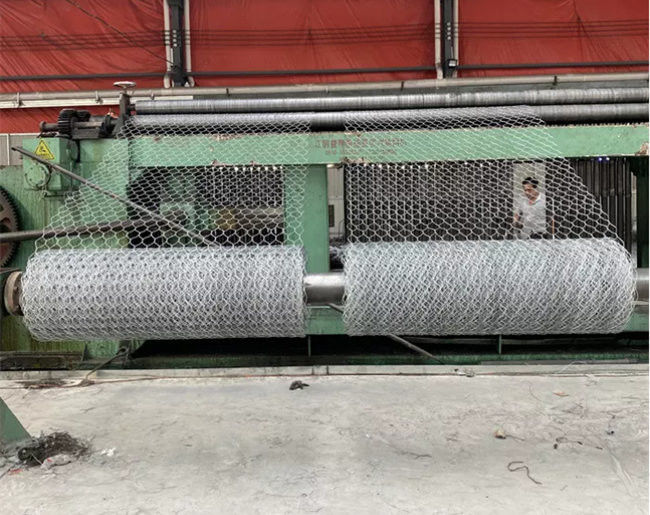 el Pvc del tamaño del agujero de 2.0m m 60*80m m cubrió la caja de Gabion para el colchón del terraplén del río 0