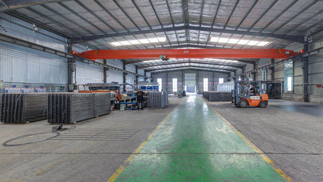 el refuerzo de hormigón de la perforación rectangular de los 2.15x5.0m soldó con autógena el alambre Mesh Fabric For Bridge Construction 2